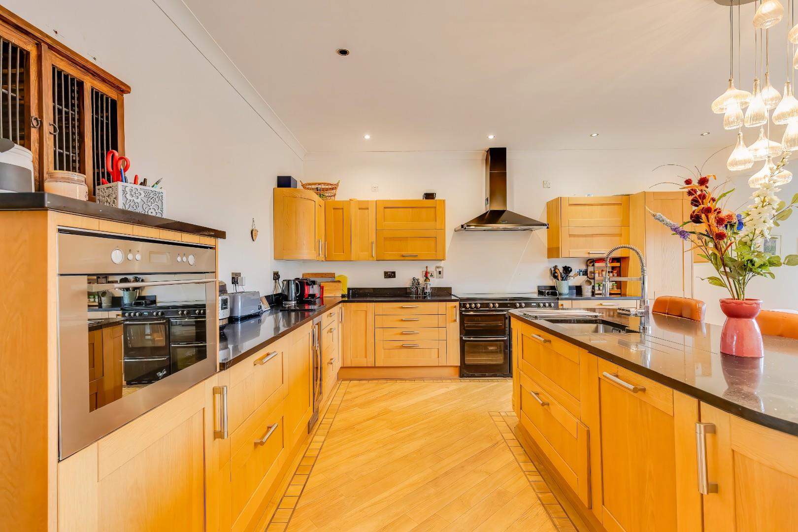 76 South Road, Sully, CF64 5SL